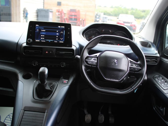 2025 Peugeot Rifter