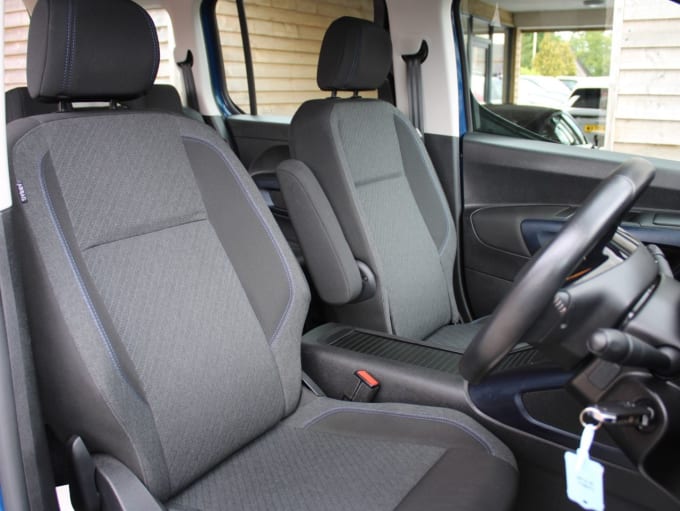 2025 Peugeot Rifter