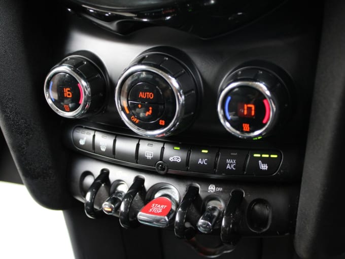 2025 Mini Hatch