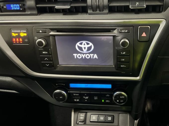 2014 Toyota Auris