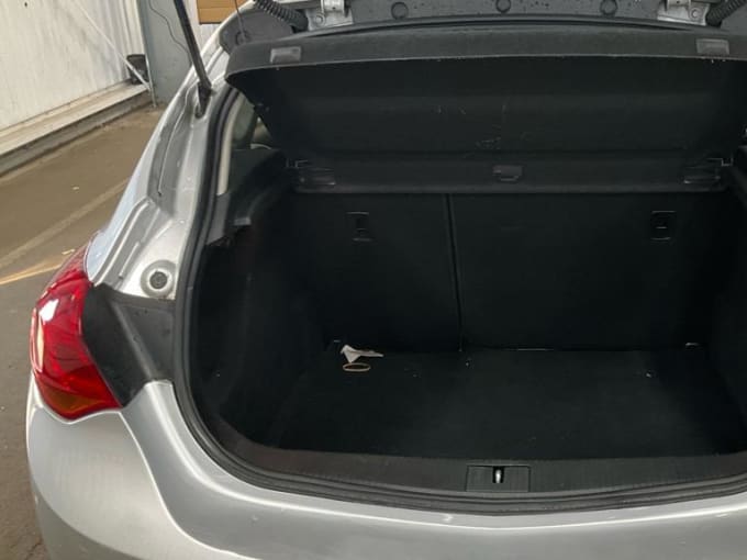 2013 Vauxhall Astra