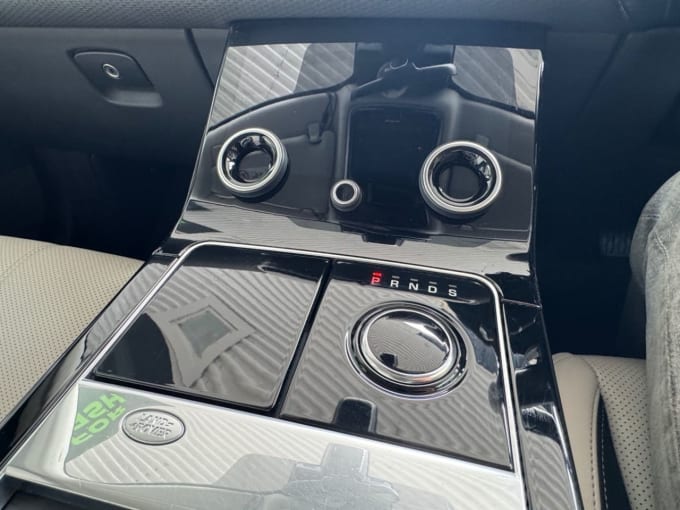 2025 Land Rover Range Rover Velar