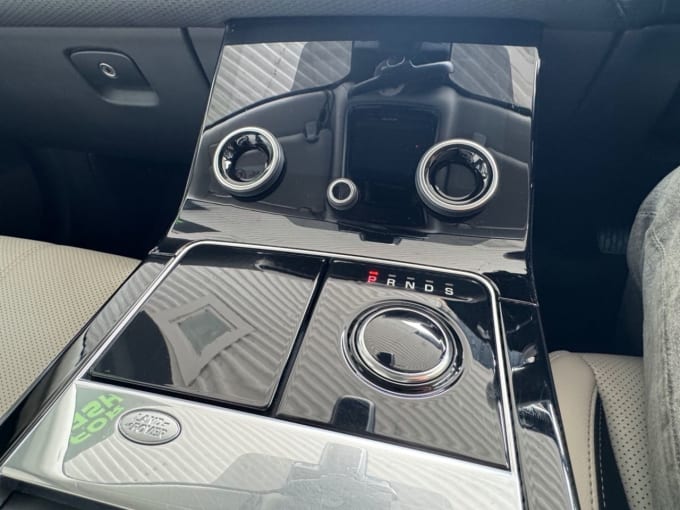 2025 Land Rover Range Rover Velar
