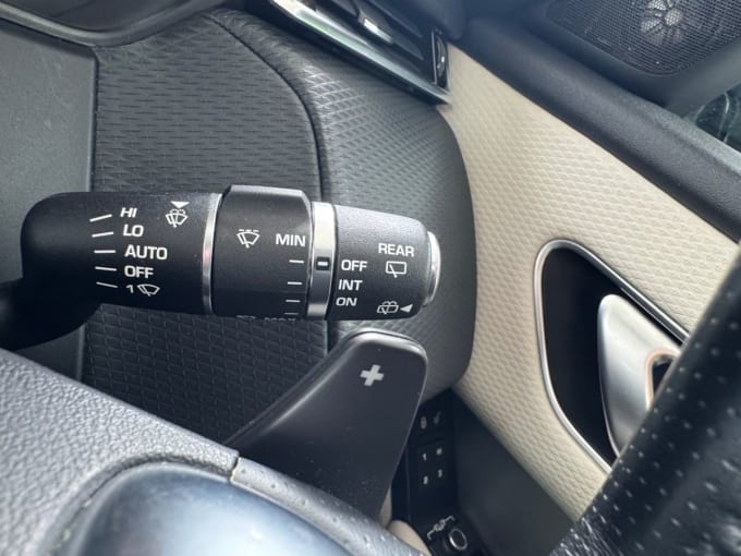 2025 Land Rover Range Rover Velar