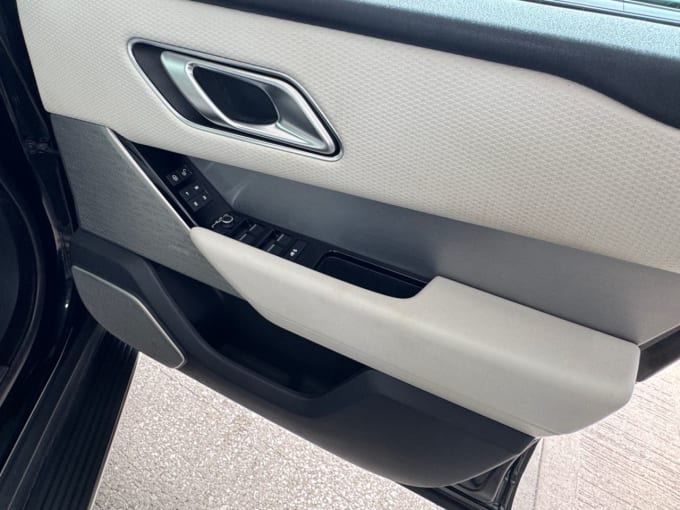 2025 Land Rover Range Rover Velar