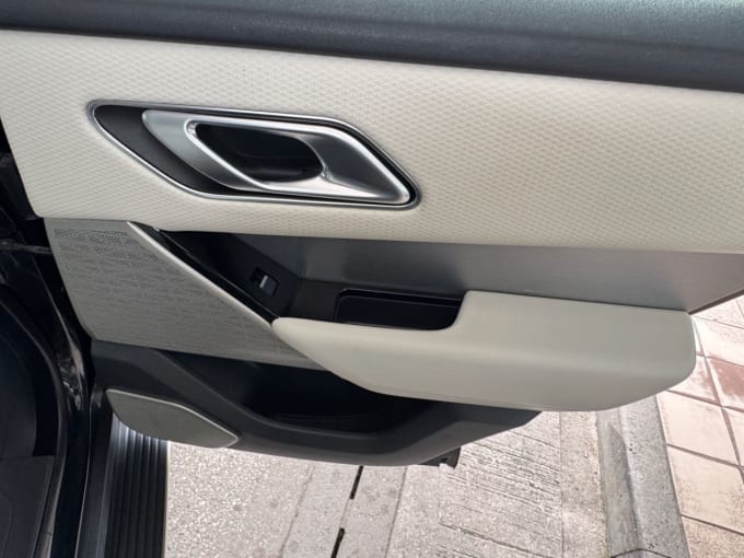 2025 Land Rover Range Rover Velar