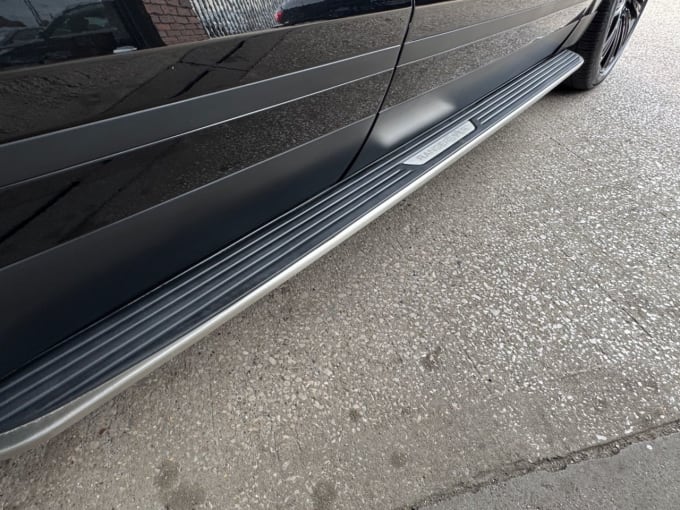 2025 Land Rover Range Rover Velar
