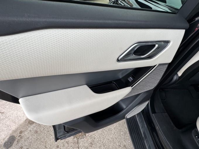 2025 Land Rover Range Rover Velar