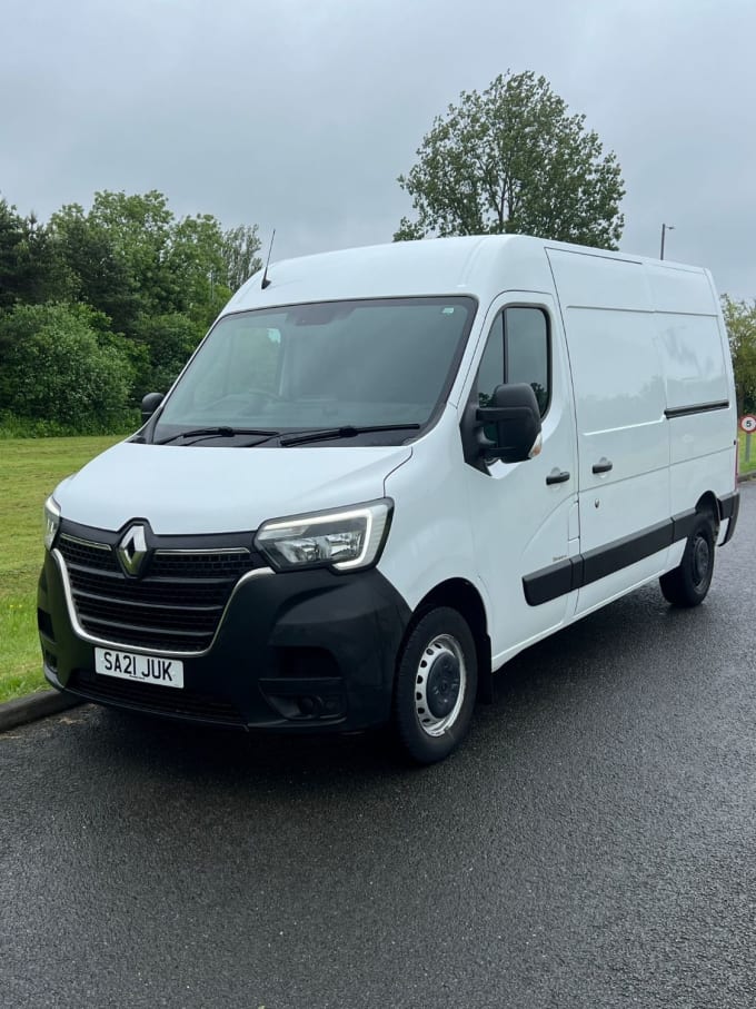 2025 Renault Master