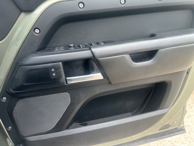 2025 Land Rover Defender