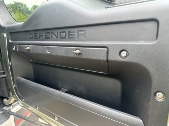 2025 Land Rover Defender