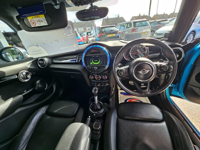 2025 Mini Hatch