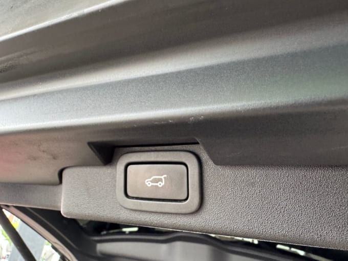 2025 Land Rover Discovery