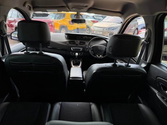 2025 Renault Scenic