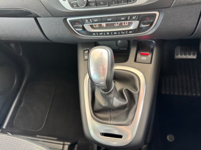 2025 Renault Scenic