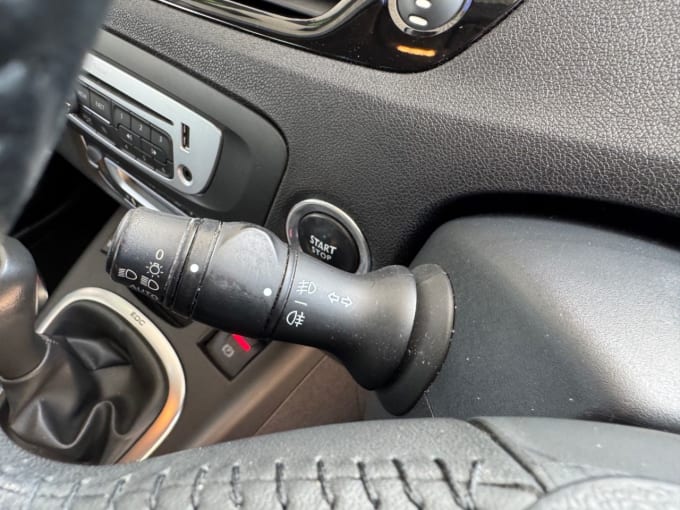 2025 Renault Scenic