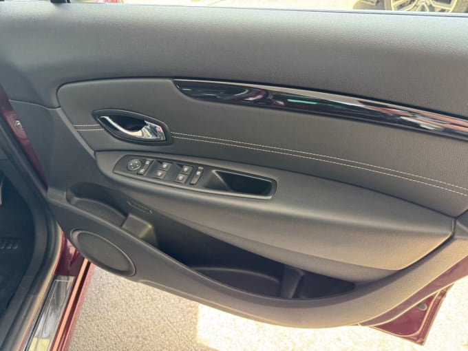 2025 Renault Scenic