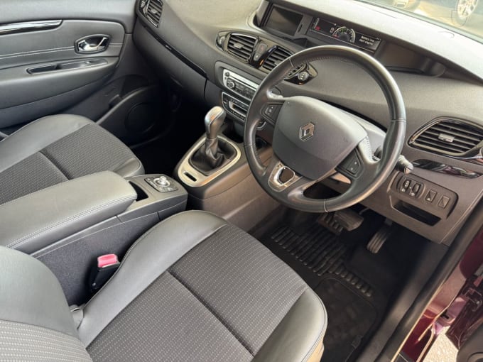 2025 Renault Scenic