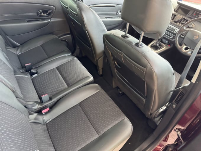 2025 Renault Scenic
