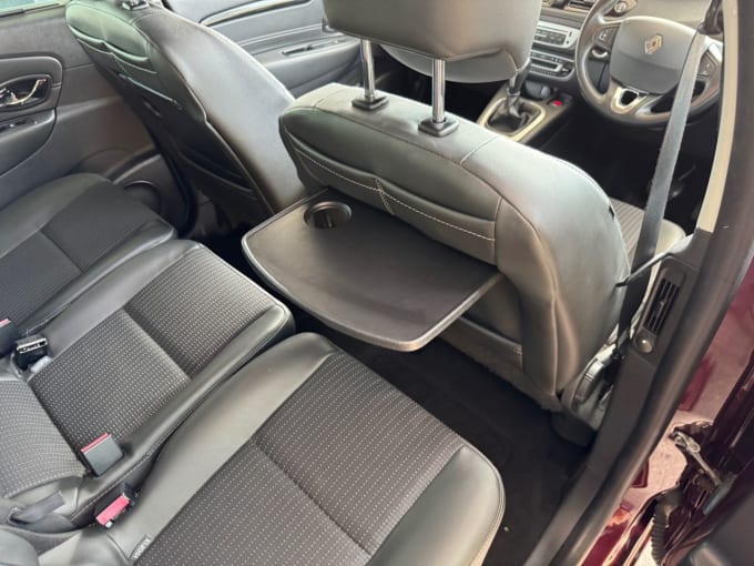 2025 Renault Scenic