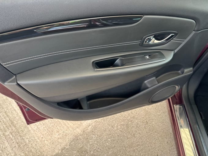 2025 Renault Scenic
