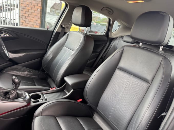 2025 Vauxhall Astra