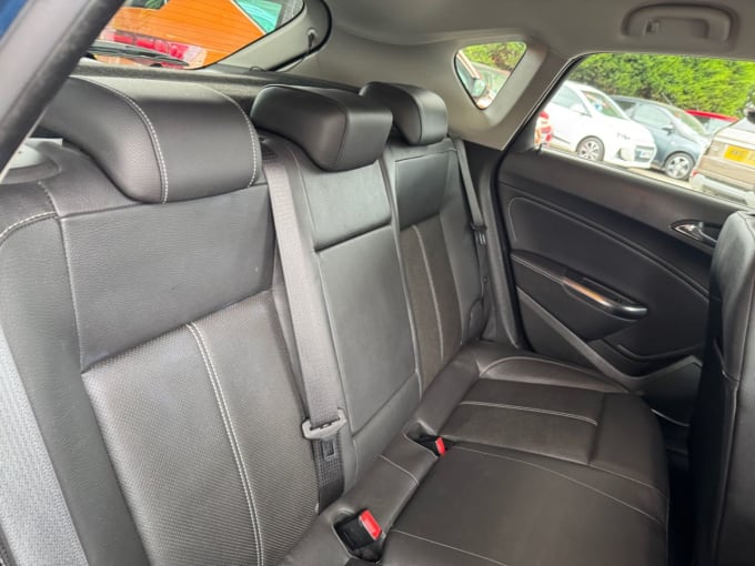 2025 Vauxhall Astra