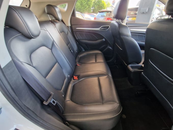 2025 Mg Mg Zs