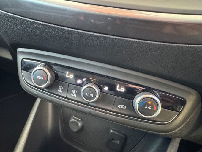 2025 Vauxhall Crossland X