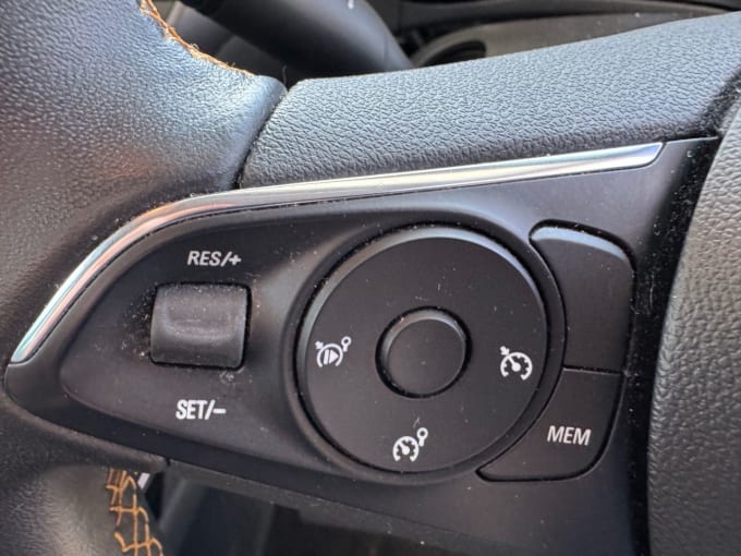 2025 Vauxhall Crossland X