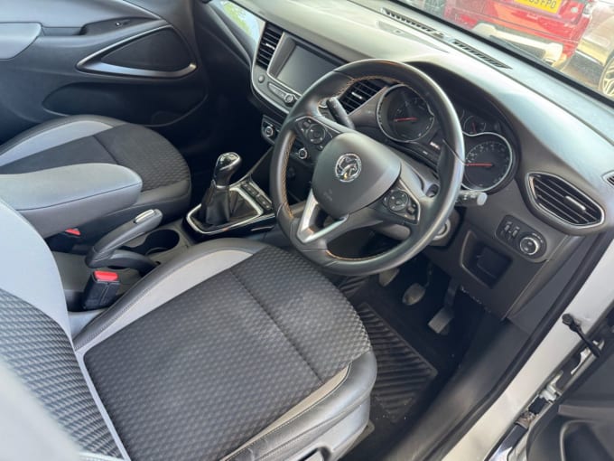 2025 Vauxhall Crossland X