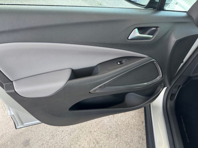 2025 Vauxhall Crossland X