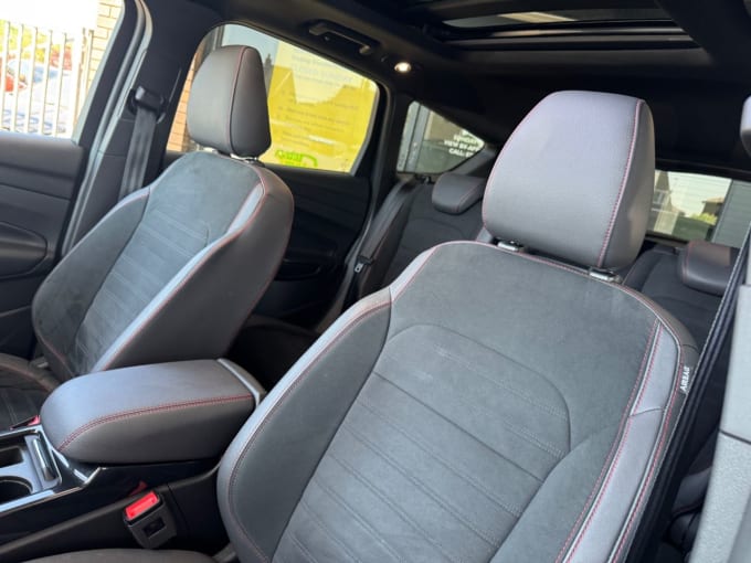 2025 Ford Kuga