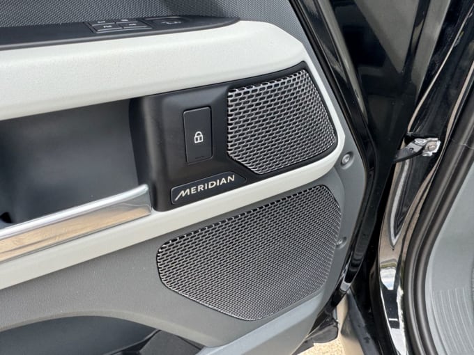 2025 Land Rover Defender