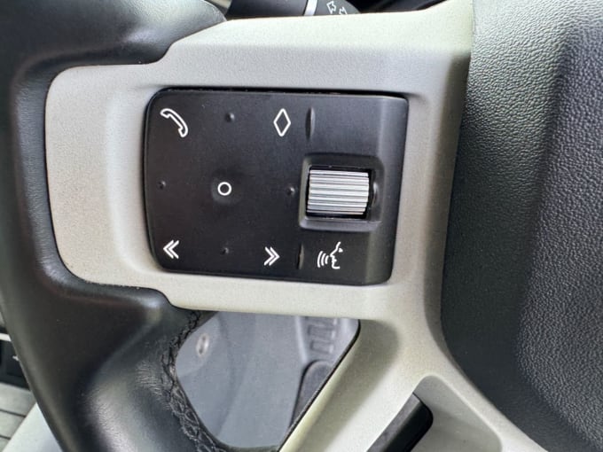 2025 Land Rover Defender