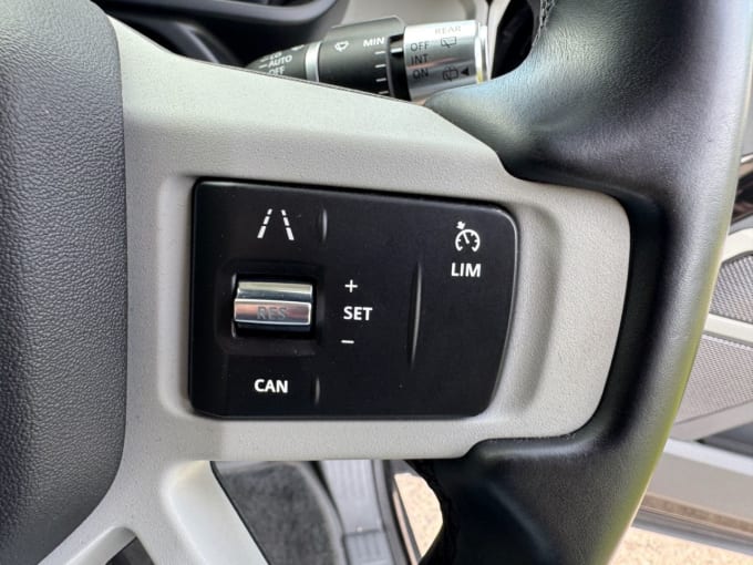 2025 Land Rover Defender