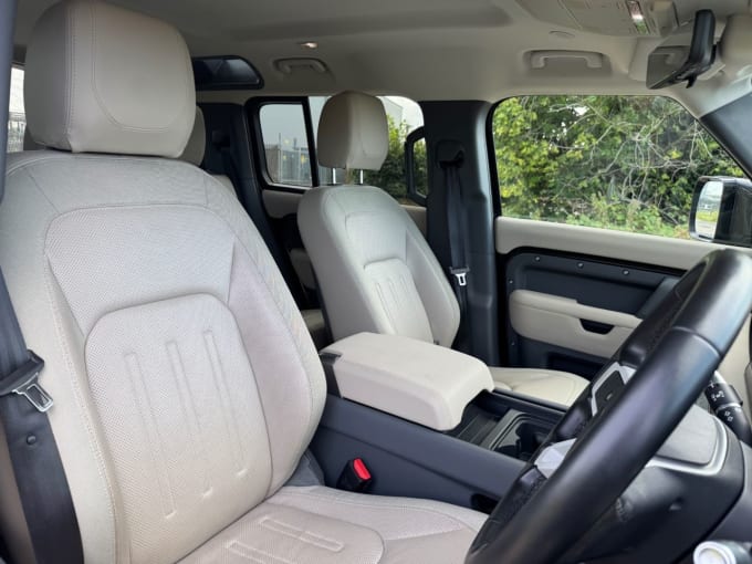 2025 Land Rover Defender