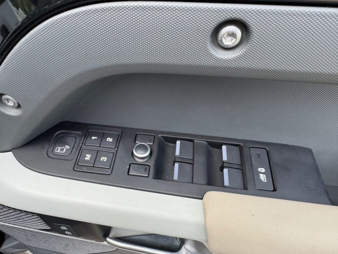 2025 Land Rover Defender