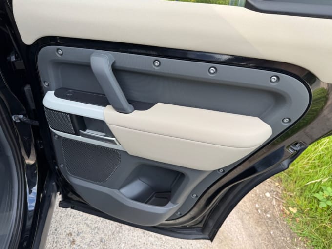 2025 Land Rover Defender