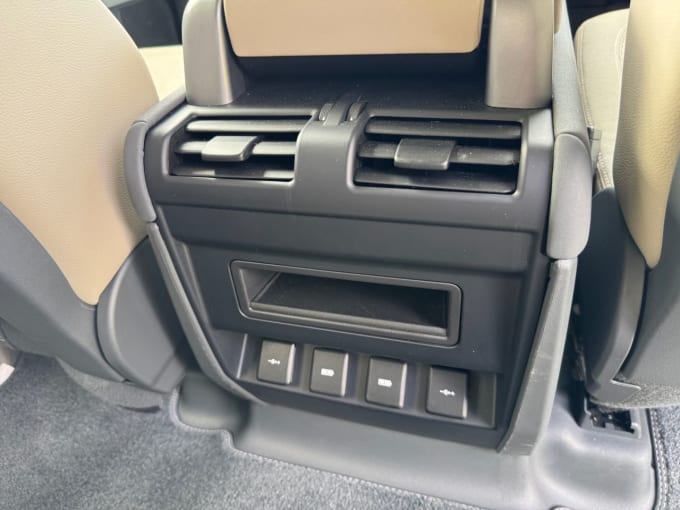 2025 Land Rover Defender