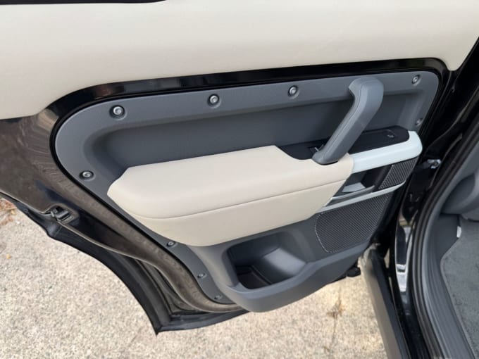 2025 Land Rover Defender