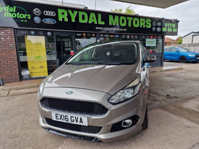 2025 Ford S-max