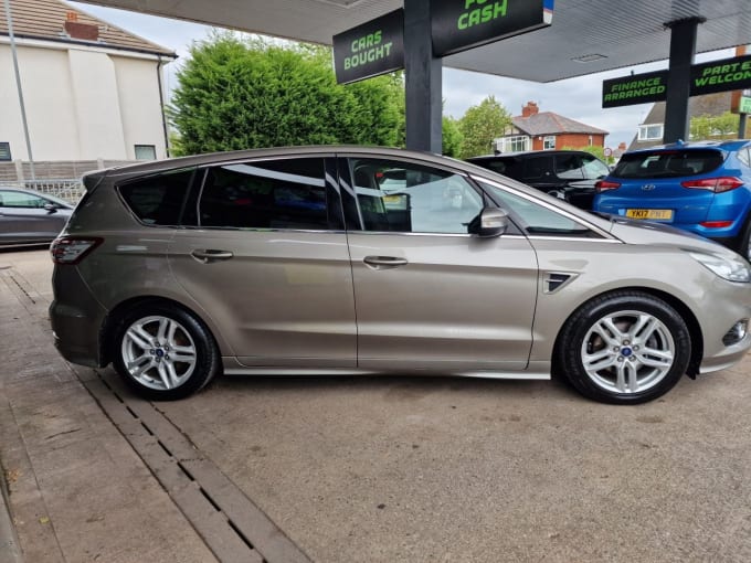 2025 Ford S-max