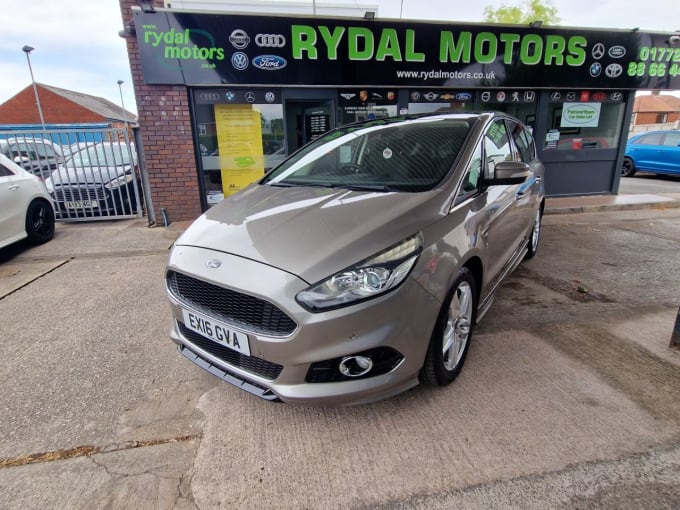 2025 Ford S-max