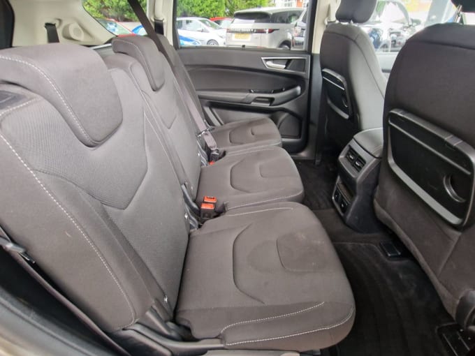 2025 Ford S-max