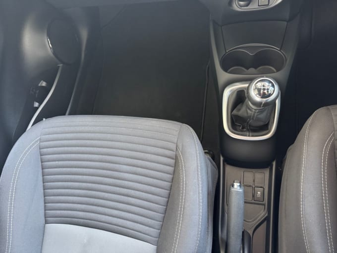 2025 Toyota Yaris