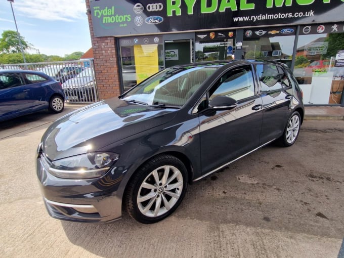 2025 Volkswagen Golf