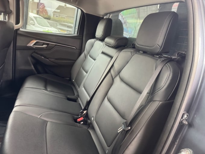 2025 Isuzu D-max