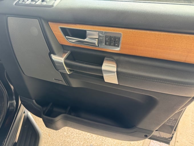 2025 Land Rover Discovery 4