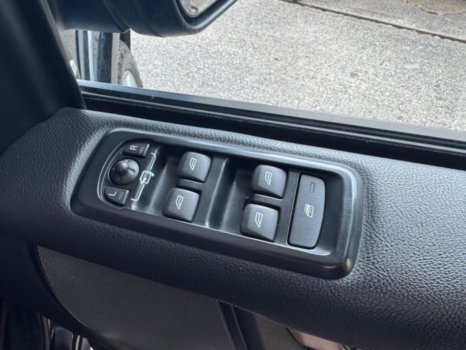 2025 Land Rover Discovery 4